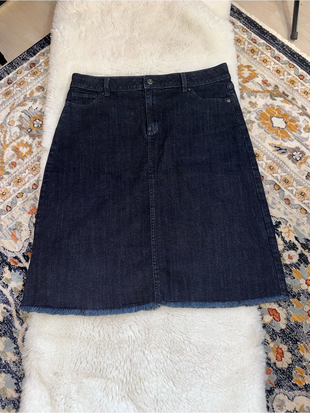 Liz Claiborne Dark Wash Denim Skirt Size 12 (Raw Frayed Hem)